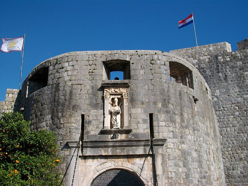 Rechte_Joanbanjo-Porta_de_Pile,_Dubrovnik.JPG